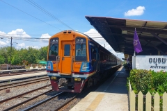 ayu-train02